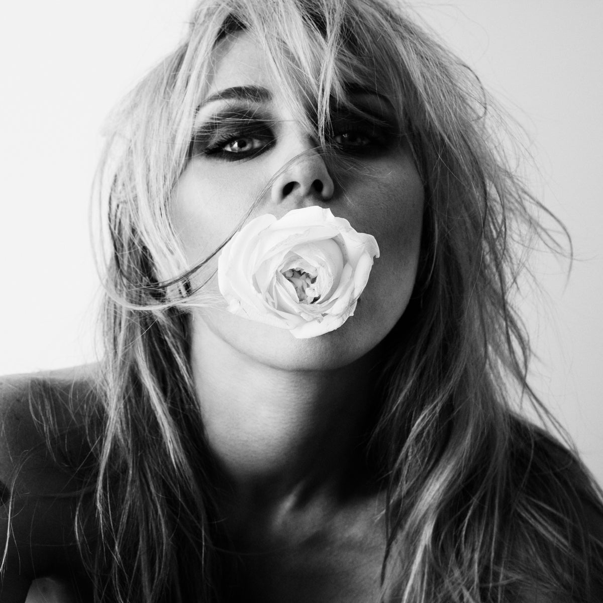 Bass Persuades — Miley Cyrus (tapa)